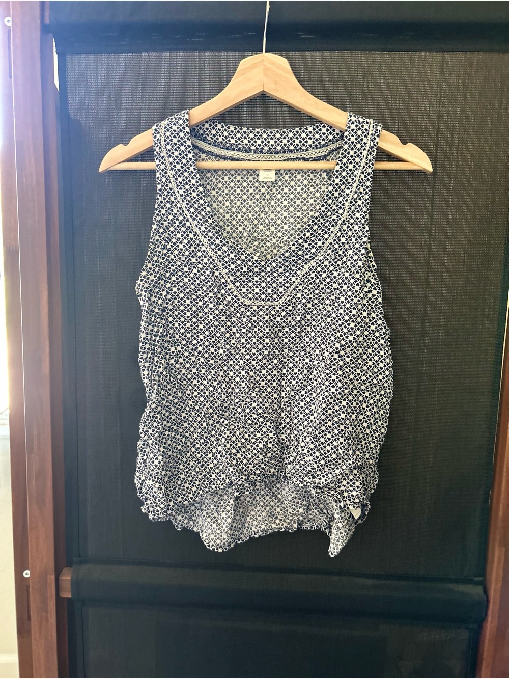 Old Navy Navy and White Printed Tank Top